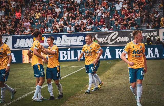 Football — photography by Štefan Šraga (photo 3)