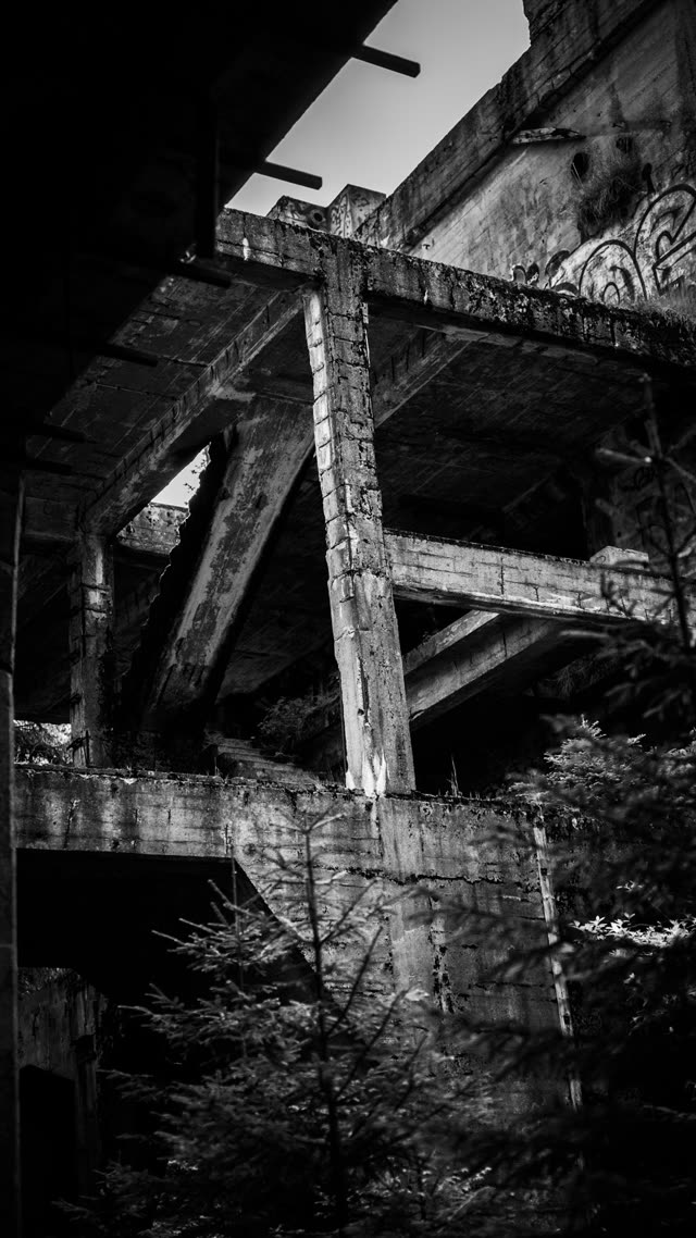 Urbex — photography by Štefan Šraga (photo 8)