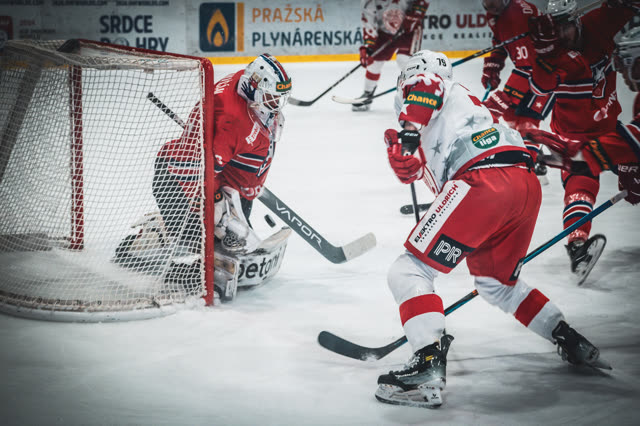 Ice Hockey — photography by Štefan Šraga (photo 11)