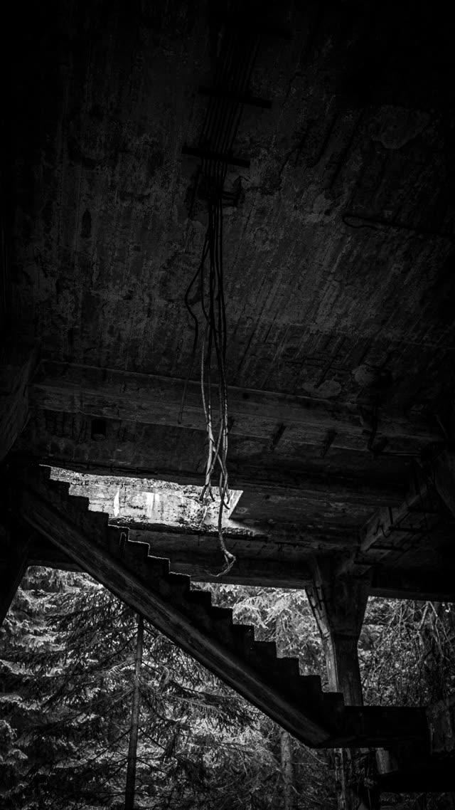 Urbex — photography by Štefan Šraga (photo 12)