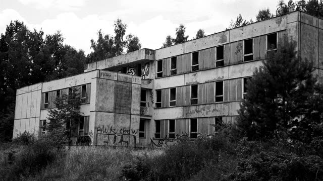 Urbex — photography by Štefan Šraga (photo 11)