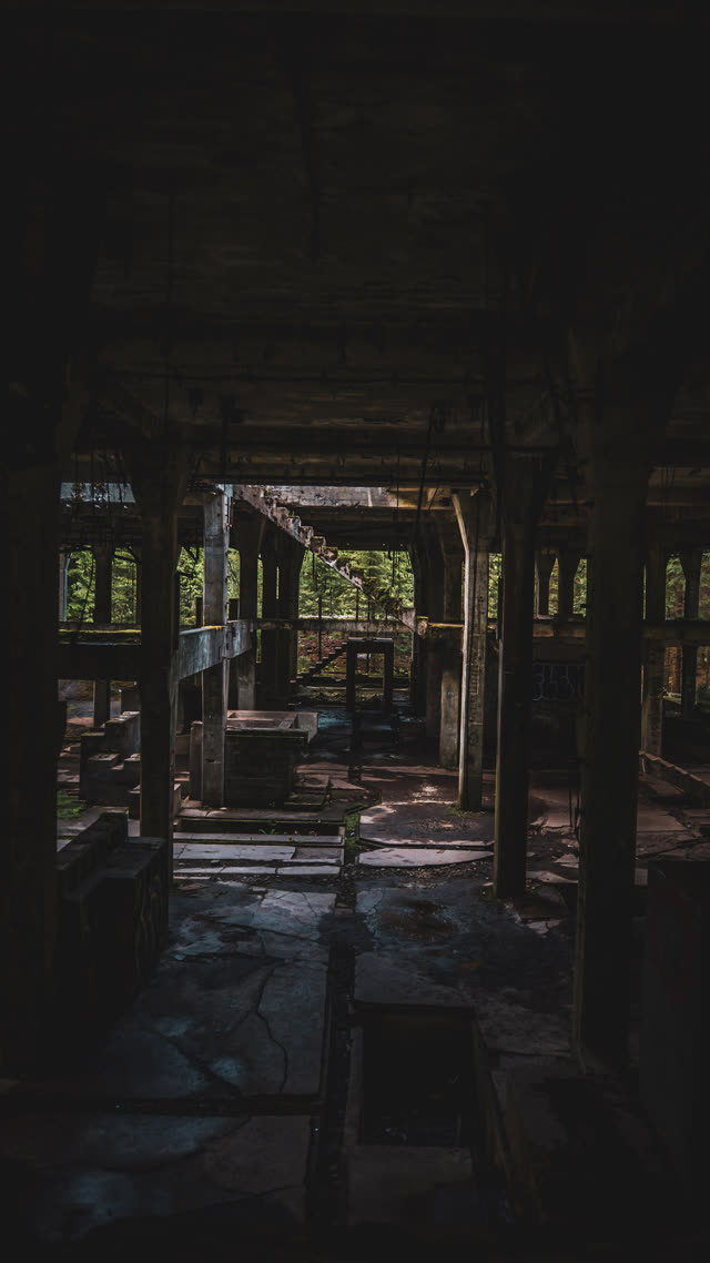 Urbex — photography by Štefan Šraga (photo 9)