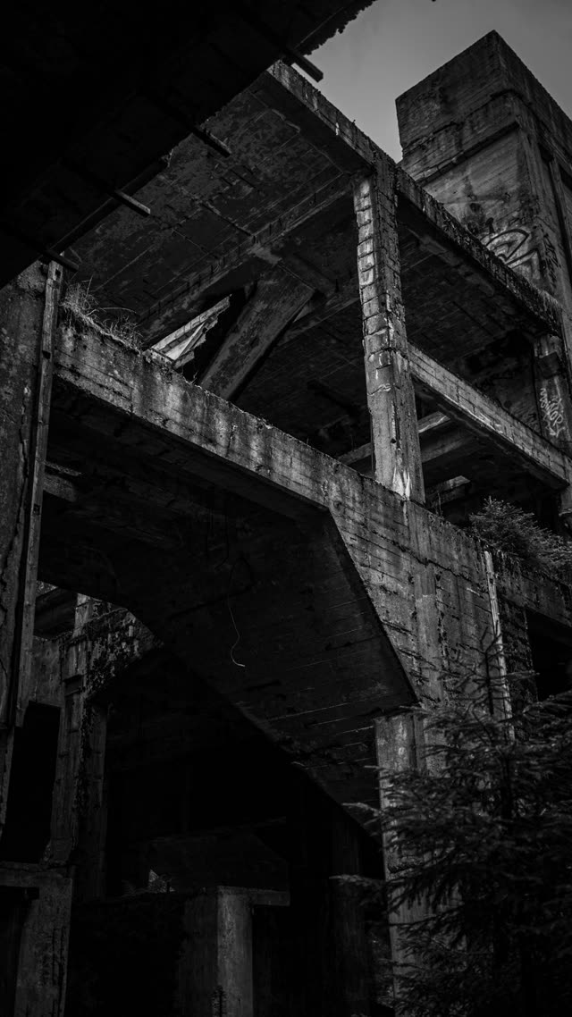 Urbex — photography by Štefan Šraga (photo 6)